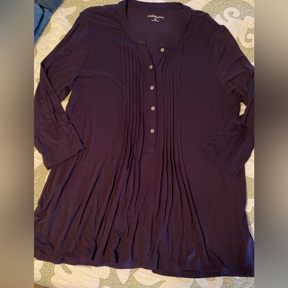 Crofts and Barrow eggplant color top LNC in size XL